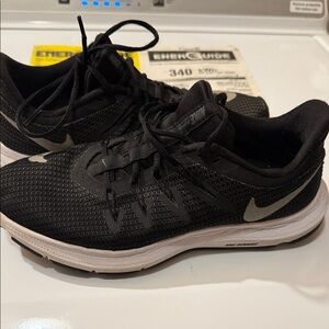 Nike women's Black and White Athletic Shoes